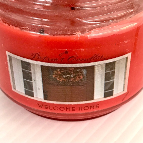 Scented candle in a glass jar with lid 8oz Welcome Home label - used once - Picture 5 of 6